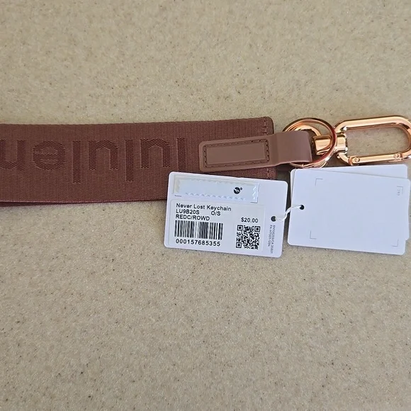 Lululemon Keychain - Picture 4 of 4